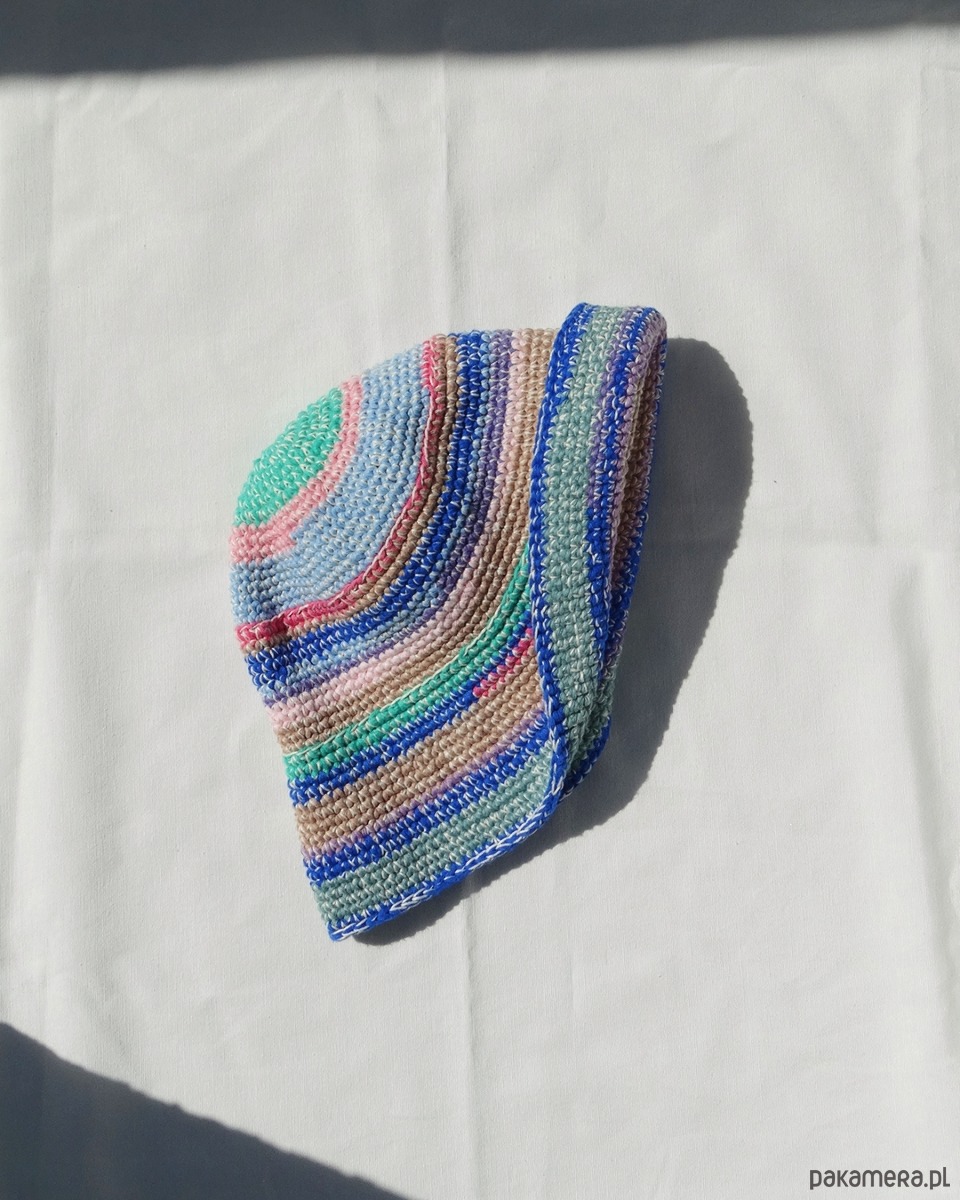 bucket hat na wakacje