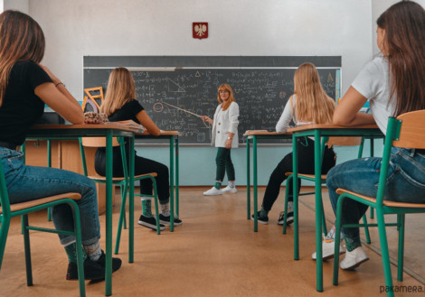 prezent na Dzień Nauczyciela pakamera.pl