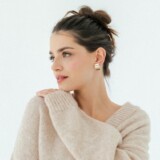 Jak dobrać kolczyki do kształtu twarzy? Podpowiadamy jakie będą idealne dla Ciebie