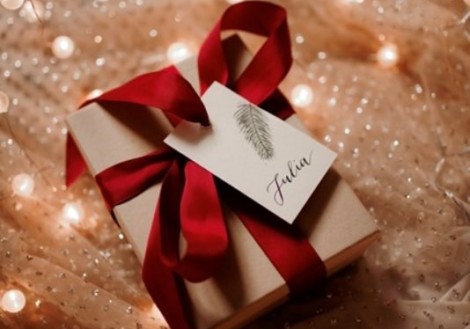 Jak zapakować świąteczny prezent?