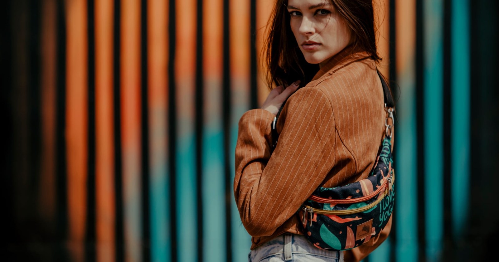 duża kolorowa nerka materiałowa do noszenia crossbody