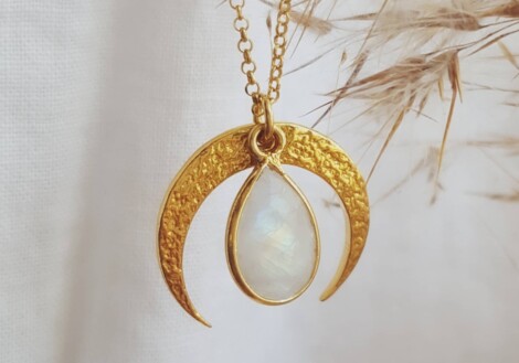 Lunula – co oznacza biżuteria z lunulą?