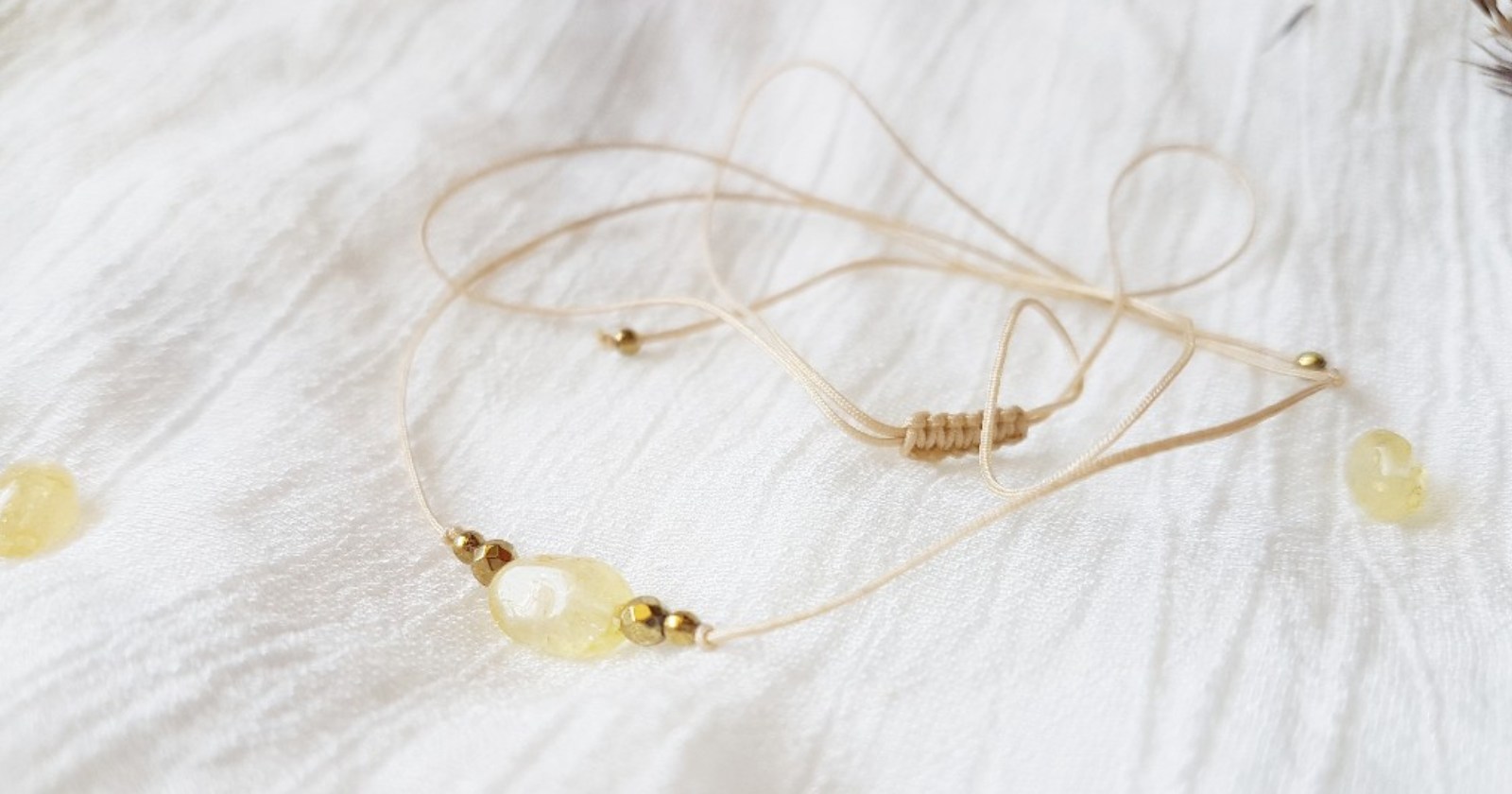 choker z cytrynem na regulowanym sznurku