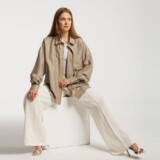 Stylizacje smart casual do biura – inspiracje