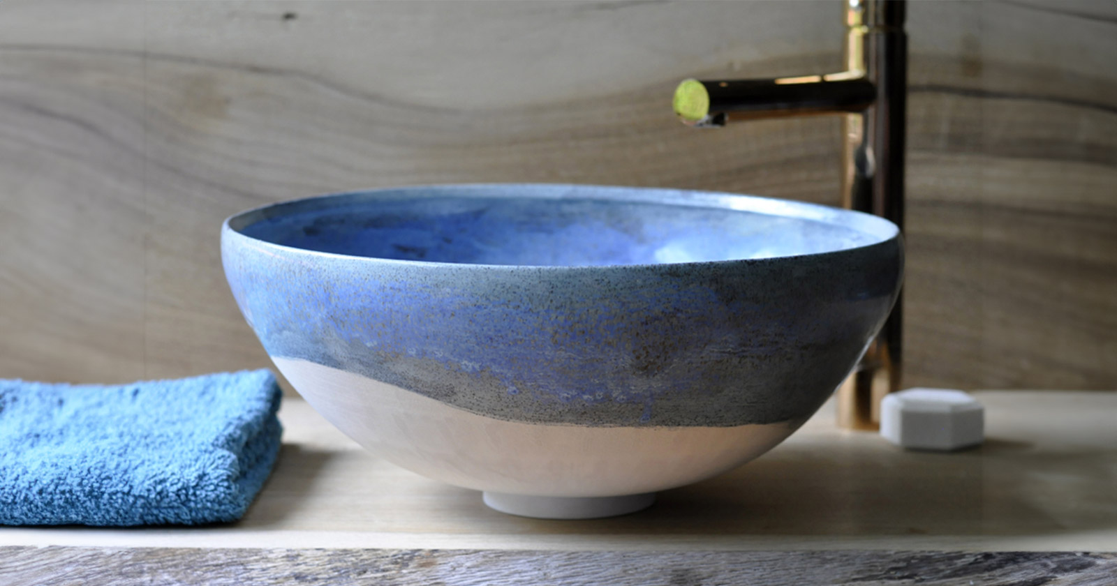 Umywalka nablatowa ceramiczna całkowicie wykonana ręcznie