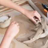 Co można zrobić z gliny? Pomysły na dekoracje handmade