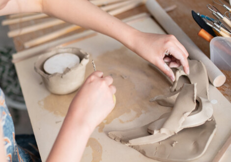 Co można zrobić z gliny? Pomysły na dekoracje handmade