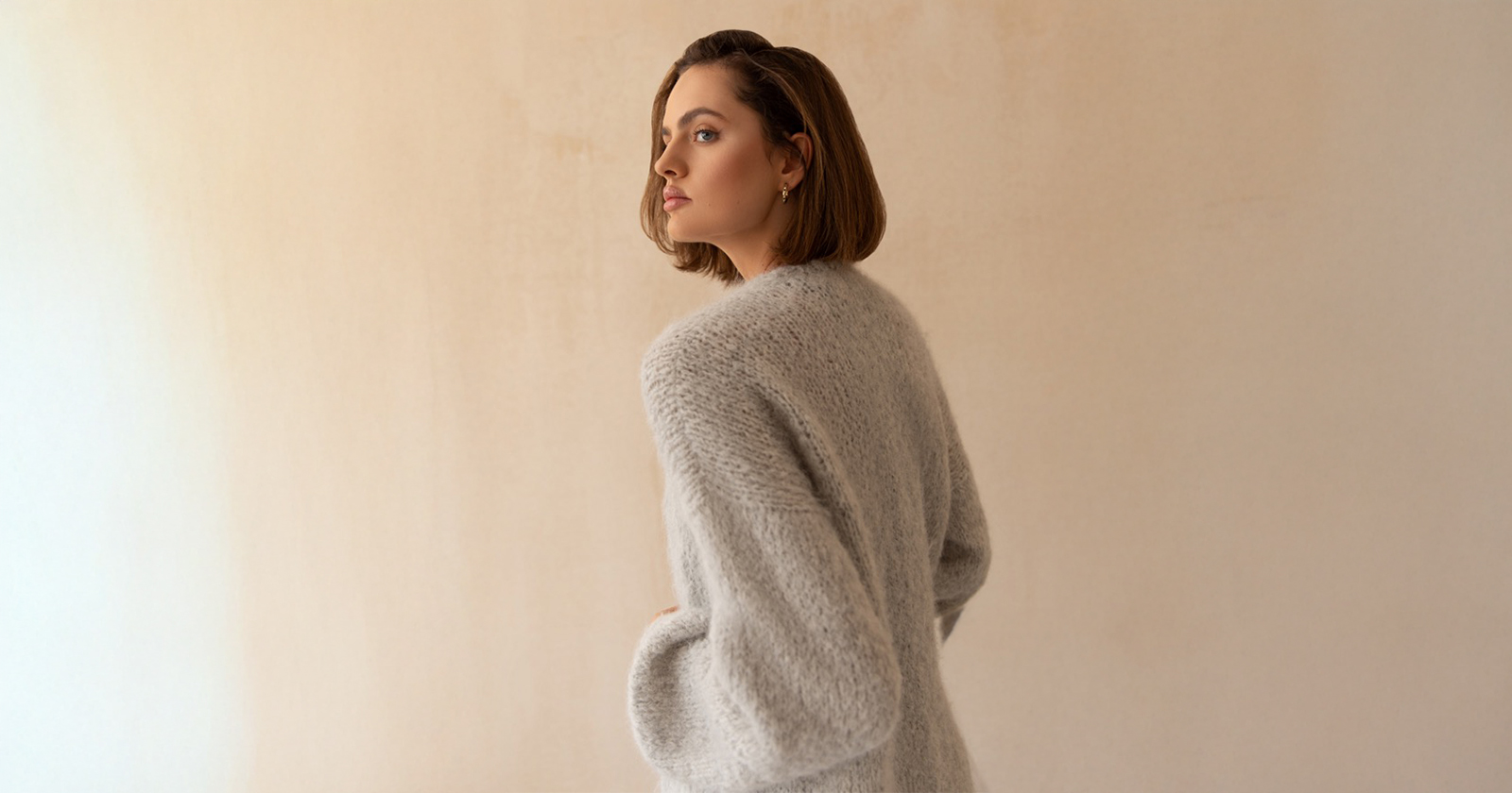 sweter handmade z wełny alpaki i merynosa, lekki i ciepły