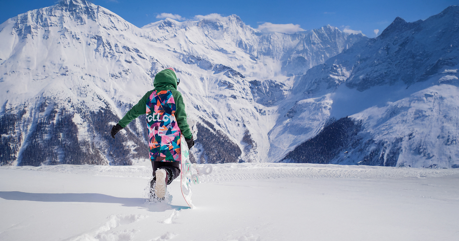 kolorowa bluza sportowa stworzona z myślą o szalonych narciarkach i snowboardzistkach