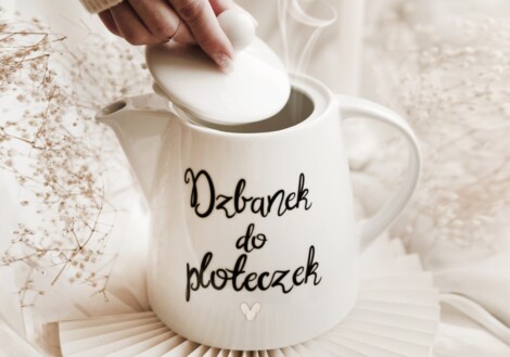 Jaki prezent dla przyjaciółki? Pomysły na podarunki od serca