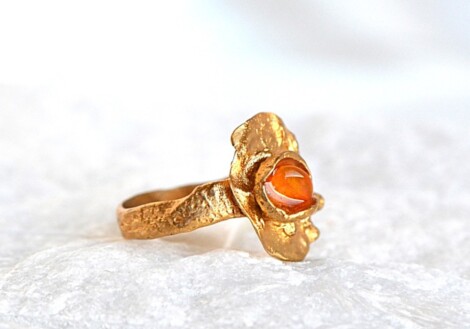 Karneol – co to za kamień? Znaczenie i właściwości