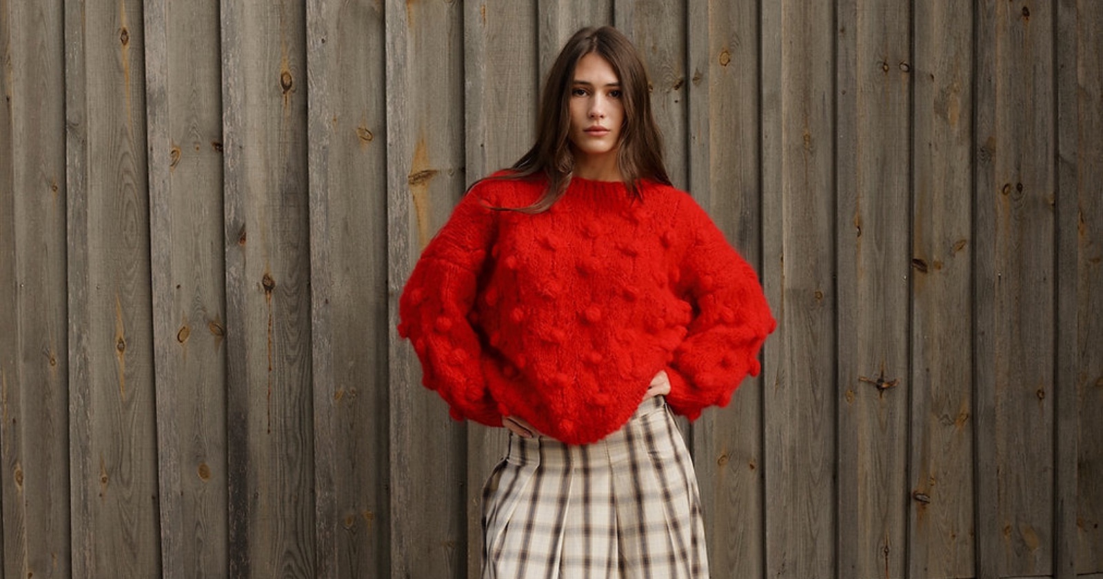 Jaki kolor pasuje do czerwonego? Pomysły na stylowe zestawienia