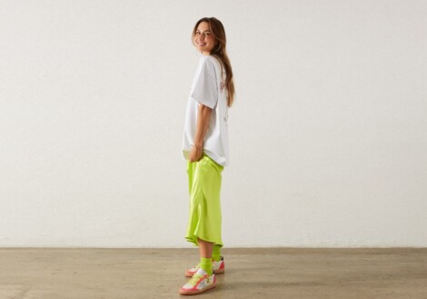 Dopamine dressing – czym jest i dlaczego warto nosić kolorowe ubrania?