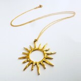 Modna biżuteria [year] - te modele zobaczysz wszędzie