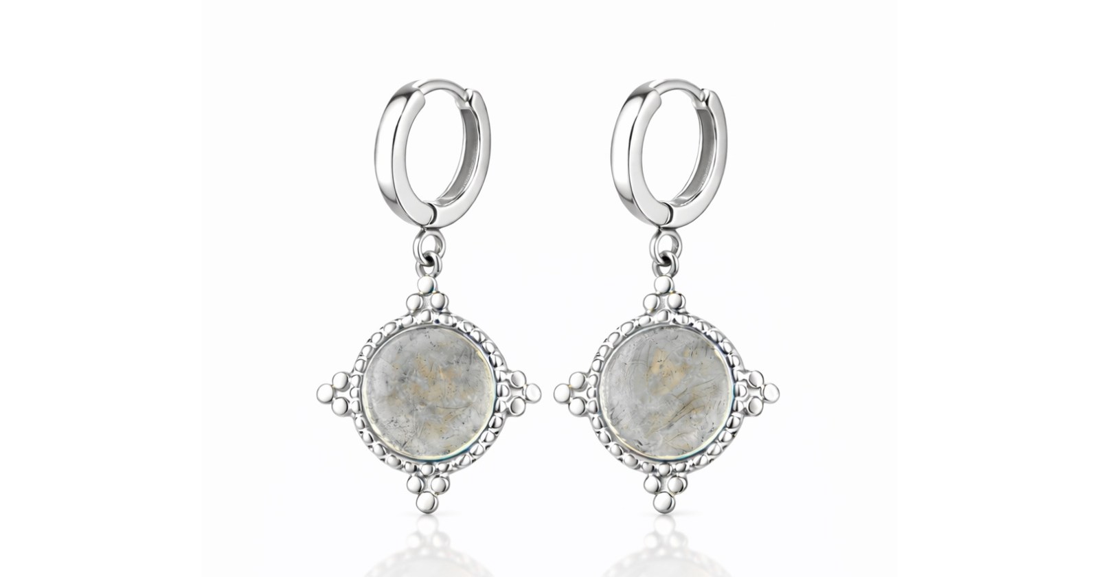 Labradoryt - co to za kamień? Właściwości i charakterystyka