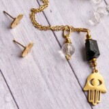 Komplet biżuterii na prezent – jak wybrać idealny zestaw?