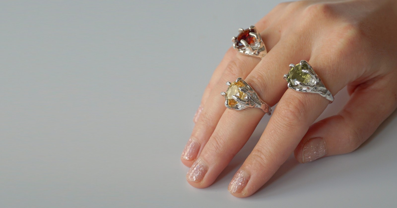 Jakie jest znaczenie pierścionków na poszczególnych palcach?